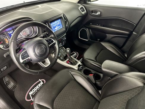 Used 2019 Jeep Compass Latitude w/ Cold Weather Group AWD/4WD image 8