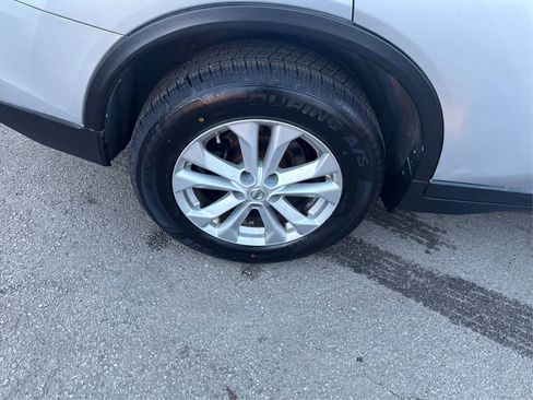 Used 2015 Nissan Rogue SV image 21