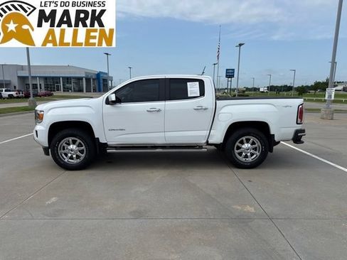 Used 2017 GMC Canyon SLT w/ Driver Alert Package AWD/4WD image 3