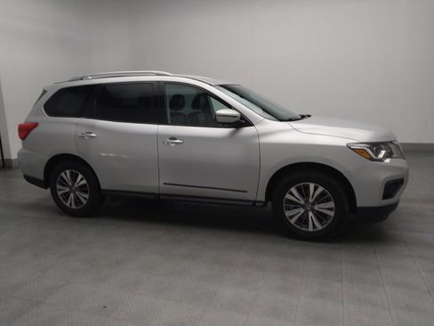 Used 2020 Nissan Pathfinder SL image 11