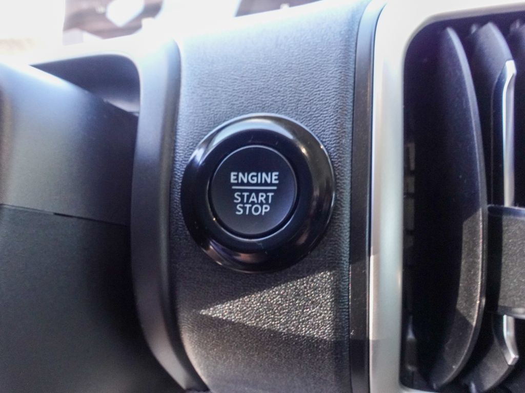 Used 2025 Ford Expedition Max Active AWD/4WD image 18
