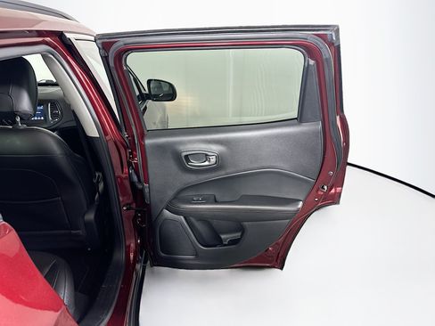 Used 2021 Jeep Compass Latitude w/ Driver Assistance Group FWD image 31