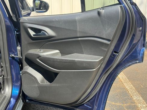 Used 2024 Chevrolet Trax LT w/ Driver Confidence Package FWD image 40