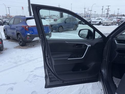 Used 2023 Toyota RAV4 LE image 11