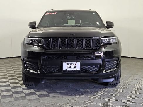 Used 2025 Jeep Grand Cherokee L Altitude RWD image 2
