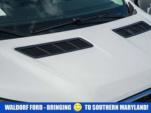Used 2024 Ford Transit 250 Low Roof w/ Exterior Upgrade Package RWD image 15