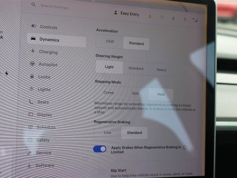 Used 2018 Tesla Model 3 Long Range RWD image 13