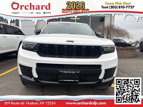 Used 2022 Jeep Grand Cherokee L Laredo image 7