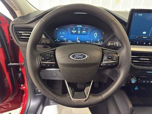 Certified 2023 Ford Escape Platinum FWD image 3