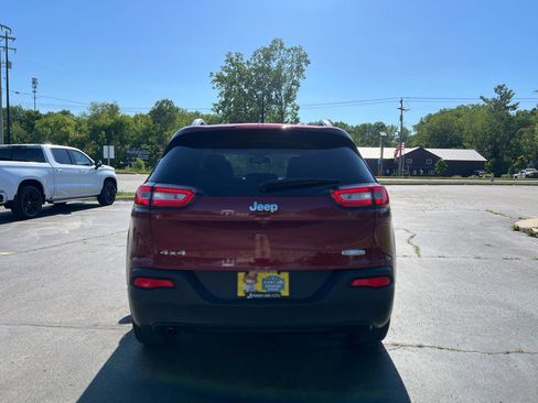 Used 2016 Jeep Cherokee Latitude AWD/4WD image 7