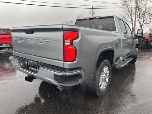 Used 2024 Chevrolet Silverado 2500 LTZ w/ LTZ Convenience Package image 7