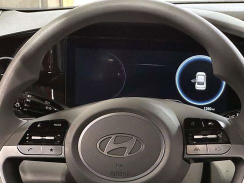 Used 2024 Hyundai Elantra SEL image 19