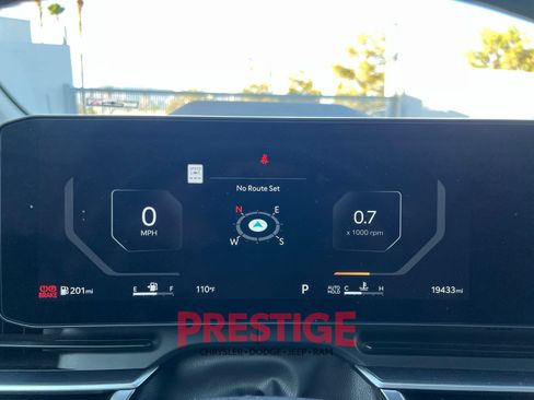 Used 2025 Kia Carnival SX Prestige FWD image 40