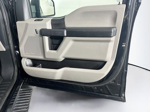 Used 2018 Ford F150 XL w/ Equipment Group 101A Mid AWD/4WD image 31