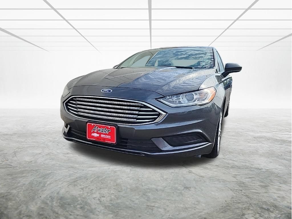 Used 2018 Ford Fusion S FWD image 1