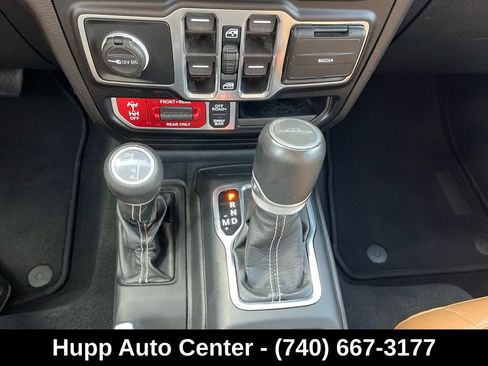 Used 2021 Jeep Gladiator Rubicon w/ Uconnect 4C Nav & Sound Group AWD/4WD image 17