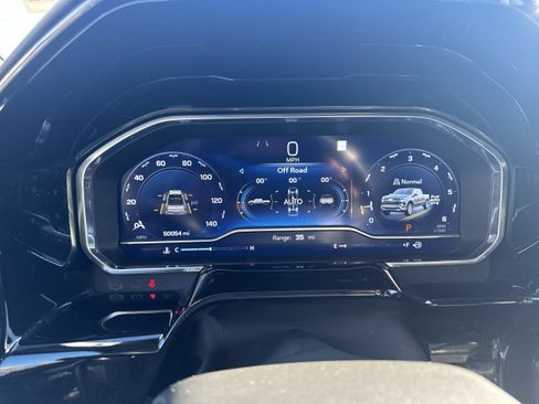 Used 2022 Chevrolet Silverado 1500 LTZ w/ LTZ Premium Package image 12