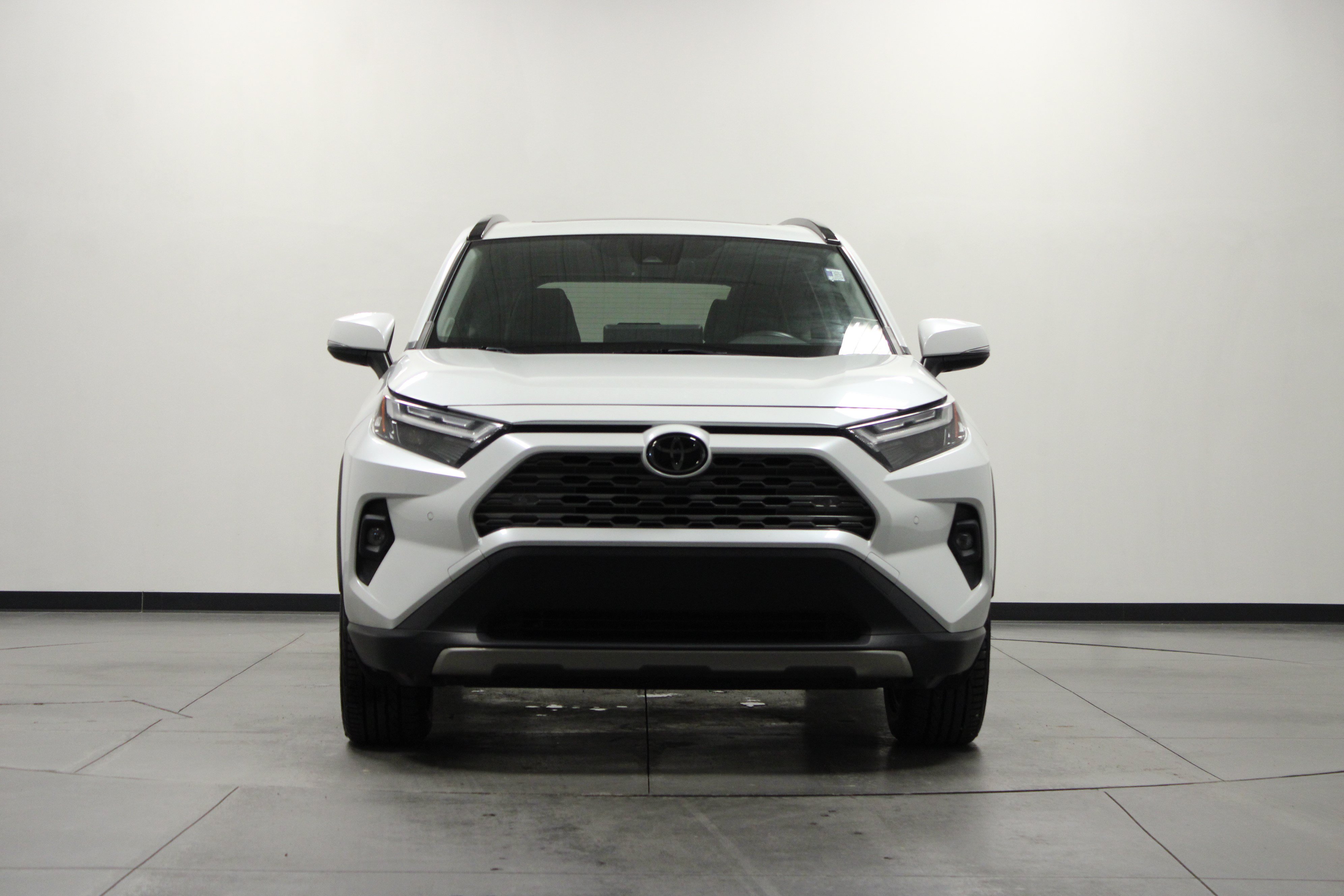 Used 2023 Toyota RAV4 Limited FWD image 9