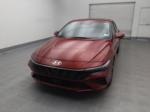 Used 2025 Hyundai Elantra SEL FWD image 15