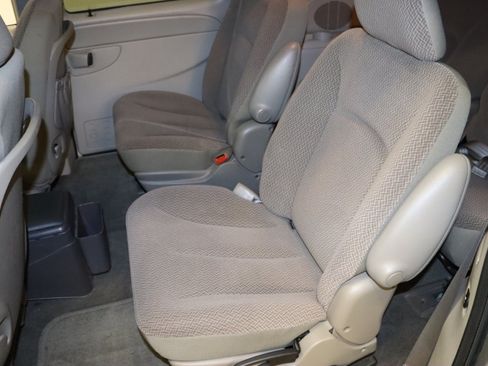 Used 2007 Dodge Caravan SXT w/ Popular Equipment Group I FWD image 6