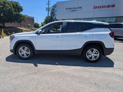 Used 2024 GMC Terrain SLE AWD/4WD image 7
