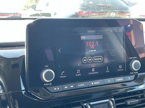 Used 2025 Nissan Pathfinder SV FWD image 19
