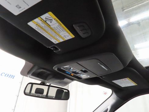 Used 2025 Ford F450 Platinum w/ FX4 Off-Road Package image 25