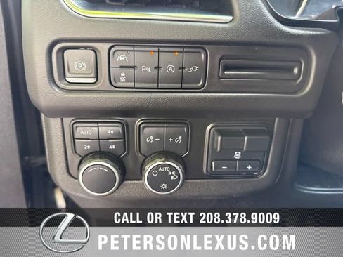 Used 2021 Chevrolet Tahoe LT w/ LT Signature Package AWD/4WD image 28