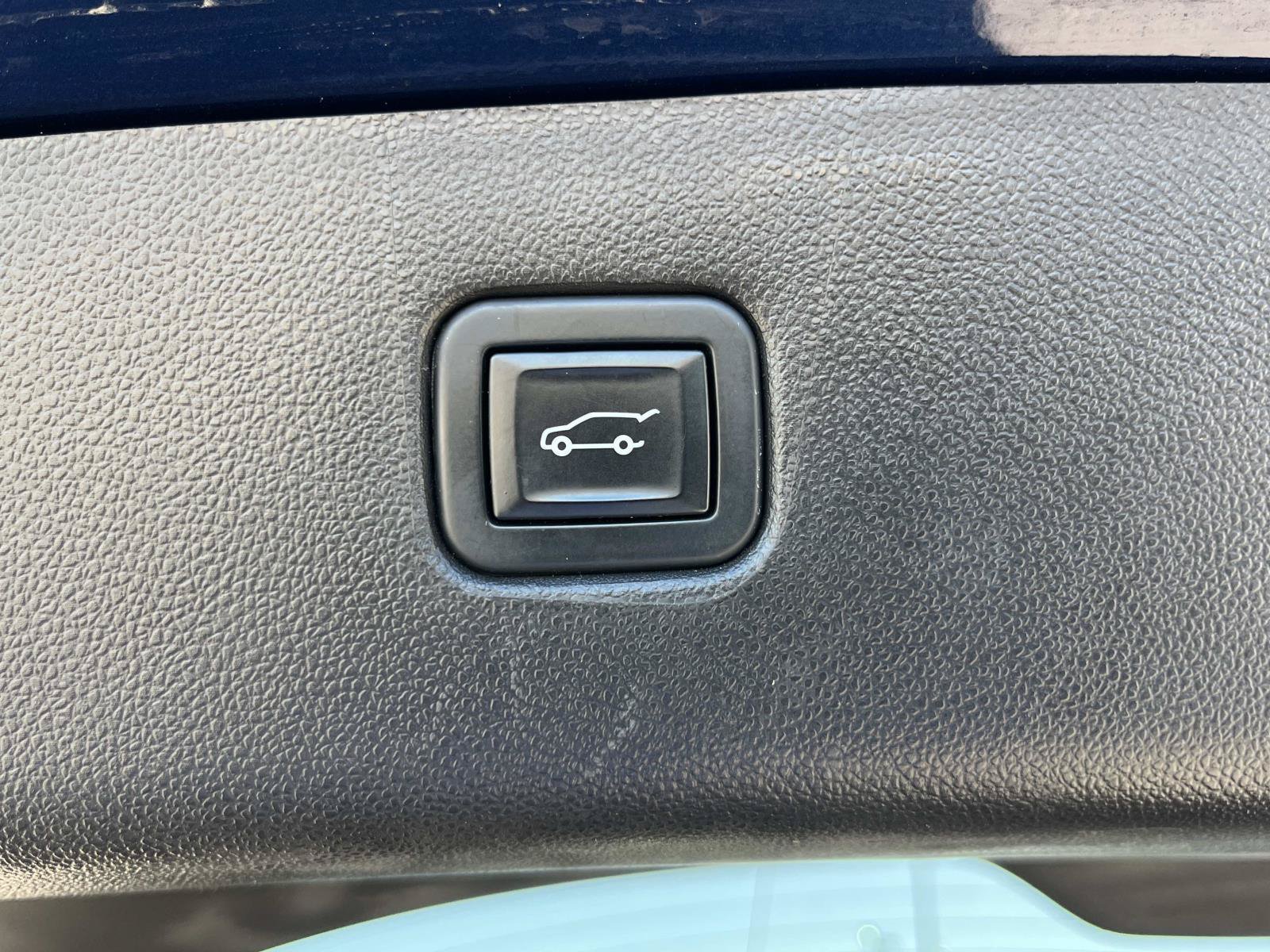 Used 2023 Chevrolet Blazer LT FWD image 13