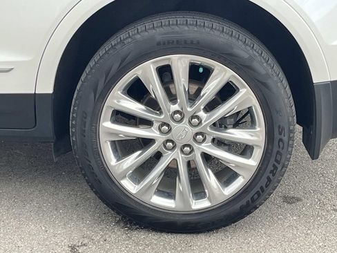 Used 2017 Cadillac XT5 Platinum w/ Driver Assist Package image 13