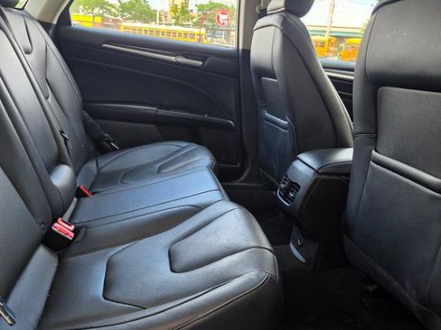 Used 2019 Ford Fusion Energi Titanium FWD image 13