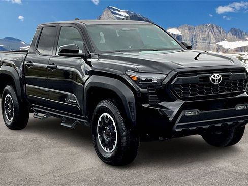 Used 2025 Toyota Tacoma TRD Off-Road image 12