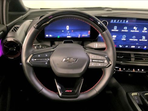 Used 2024 Chevrolet Equinox EV RS FWD image 5
