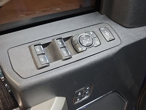 Used 2020 Ford F250 Lariat w/ Lariat Ultimate Package image 25