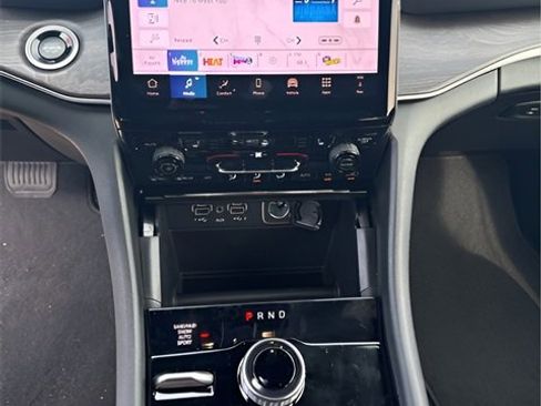 New 2025 Jeep Grand Cherokee L Limited image 17