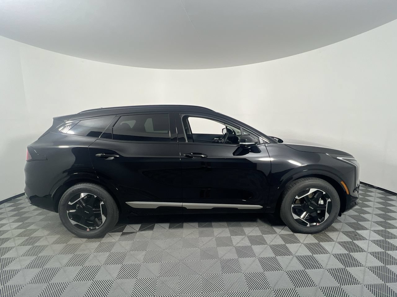 New 2026 Kia Sportage SX FWD image 2