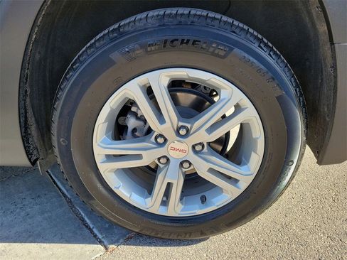 Used 2024 GMC Terrain SLE image 11