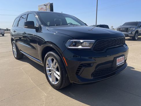 Used 2024 Dodge Durango GT image 2