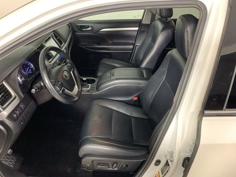 Used 2018 Toyota Highlander XLE image 32