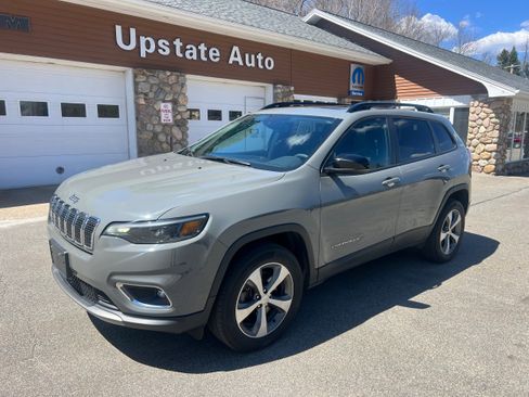 Used 2022 Jeep Cherokee Limited AWD/4WD image 1