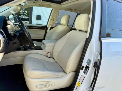 Used 2020 Lexus GX 460 Premium image 17