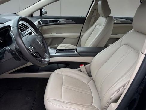 Used 2020 Lincoln MKZ w/ Convenience Package image 10