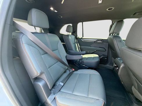 Used 2024 GMC Acadia AT4 w/ Luxury Package AWD/4WD image 30