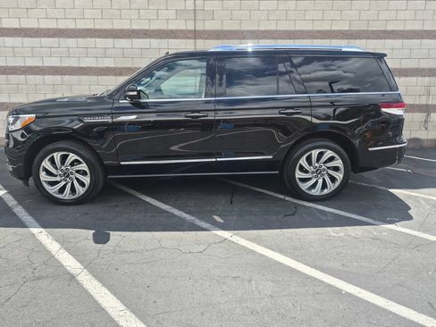Used 2024 Lincoln Navigator Reserve AWD/4WD image 17