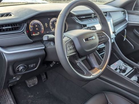 New 2026 Jeep Grand Cherokee L Limited w/ Limited Altitude Package AWD/4WD image 10