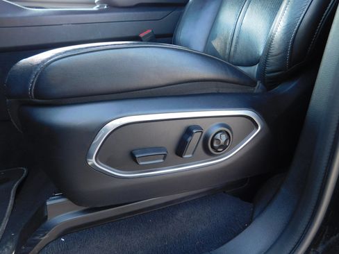 Used 2024 Jeep Wagoneer Series II w/ Flexible Seating Group AWD/4WD image 15