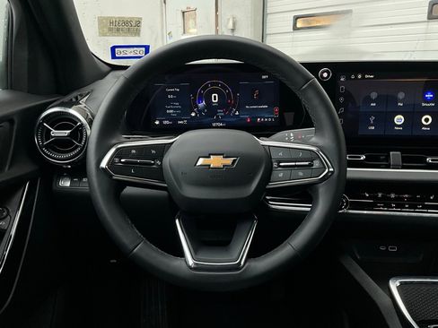 Used 2025 Chevrolet Equinox LT image 31