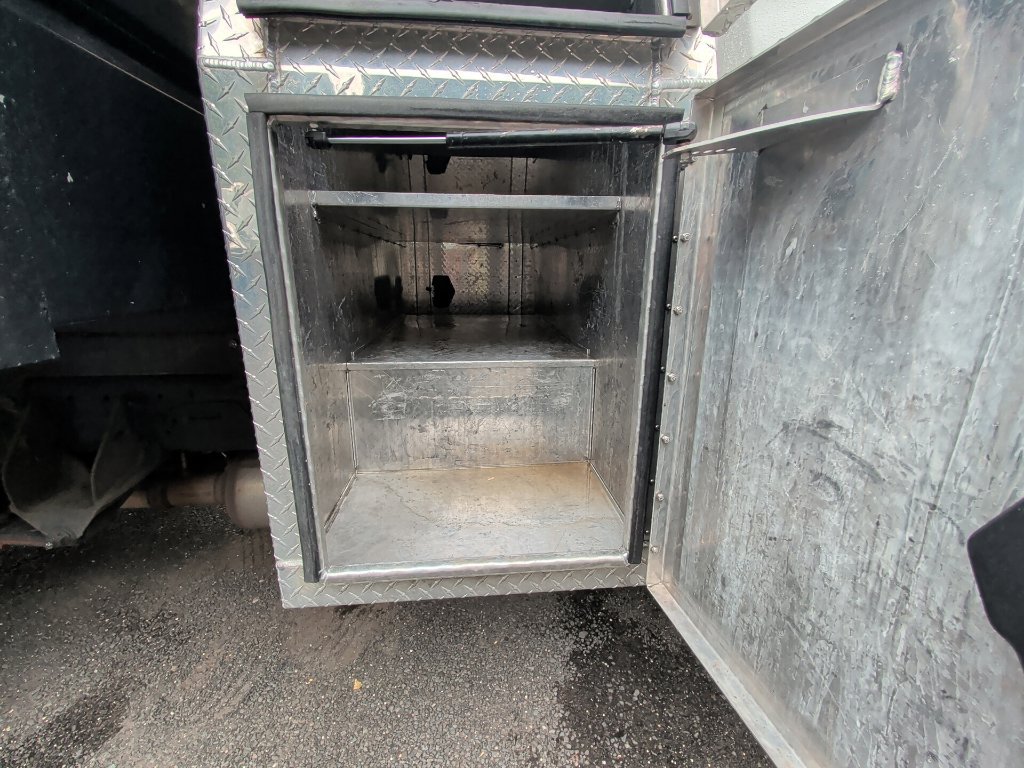 Used 2024 RAM 5500 Tradesman w/ Chrome Appearance Group AWD/4WD image 11