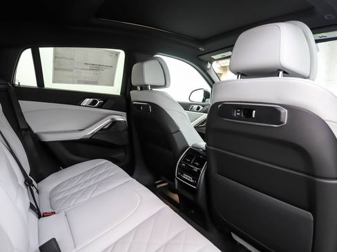 Used 2026 BMW X6 xDrive40i w/ Climate Comfort Package image 26