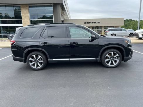 Used 2025 Honda Pilot Elite image 2